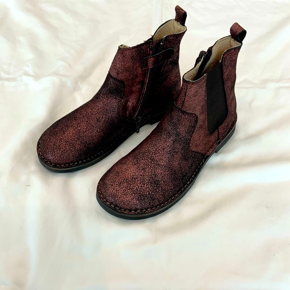Gorgeous Brand New Girls Metallic Ankle Boots
